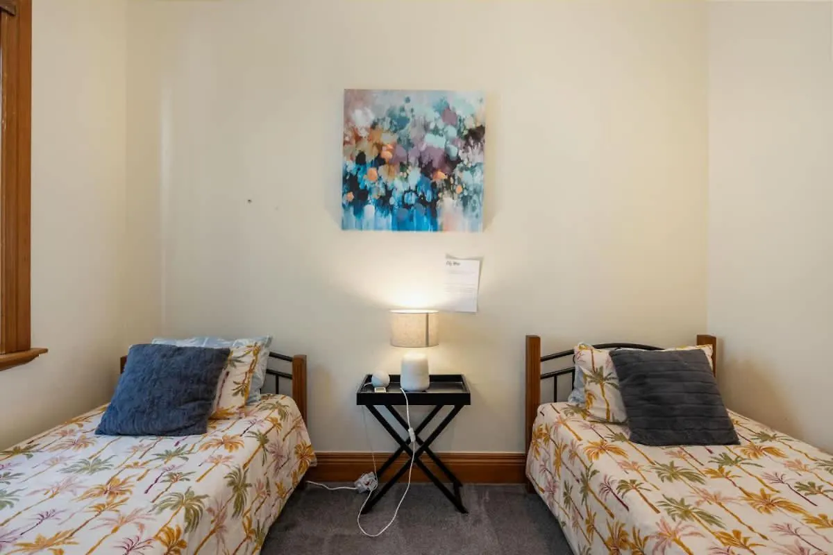 The Birds Nest - Central City Loft Wellington Apartment